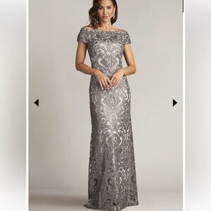 NWT Tadashi Shoji Walsh Sequin Embroidered Tulle Gown Maxi Dress Size 6 Small